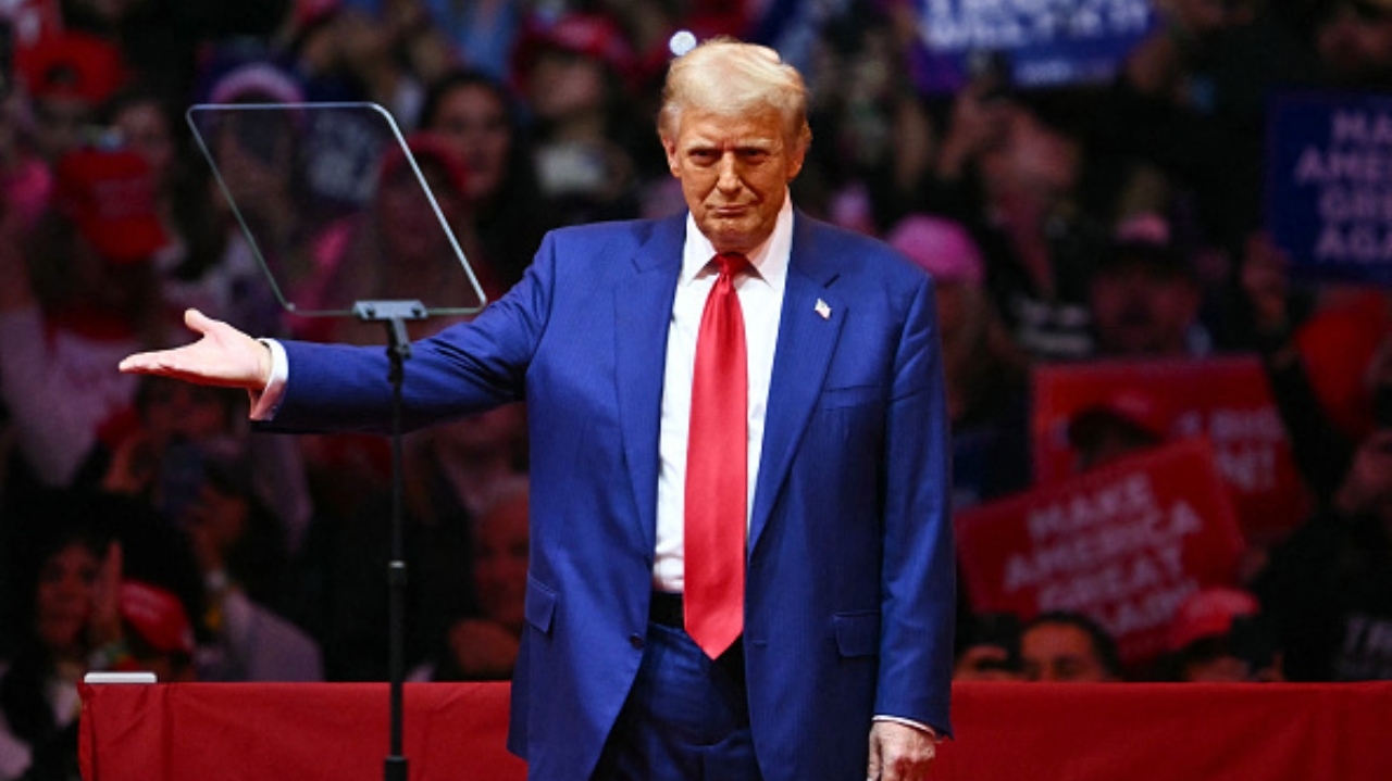 Trump diz que acabará com a inflação nos EUA e ataca Kamala Harris