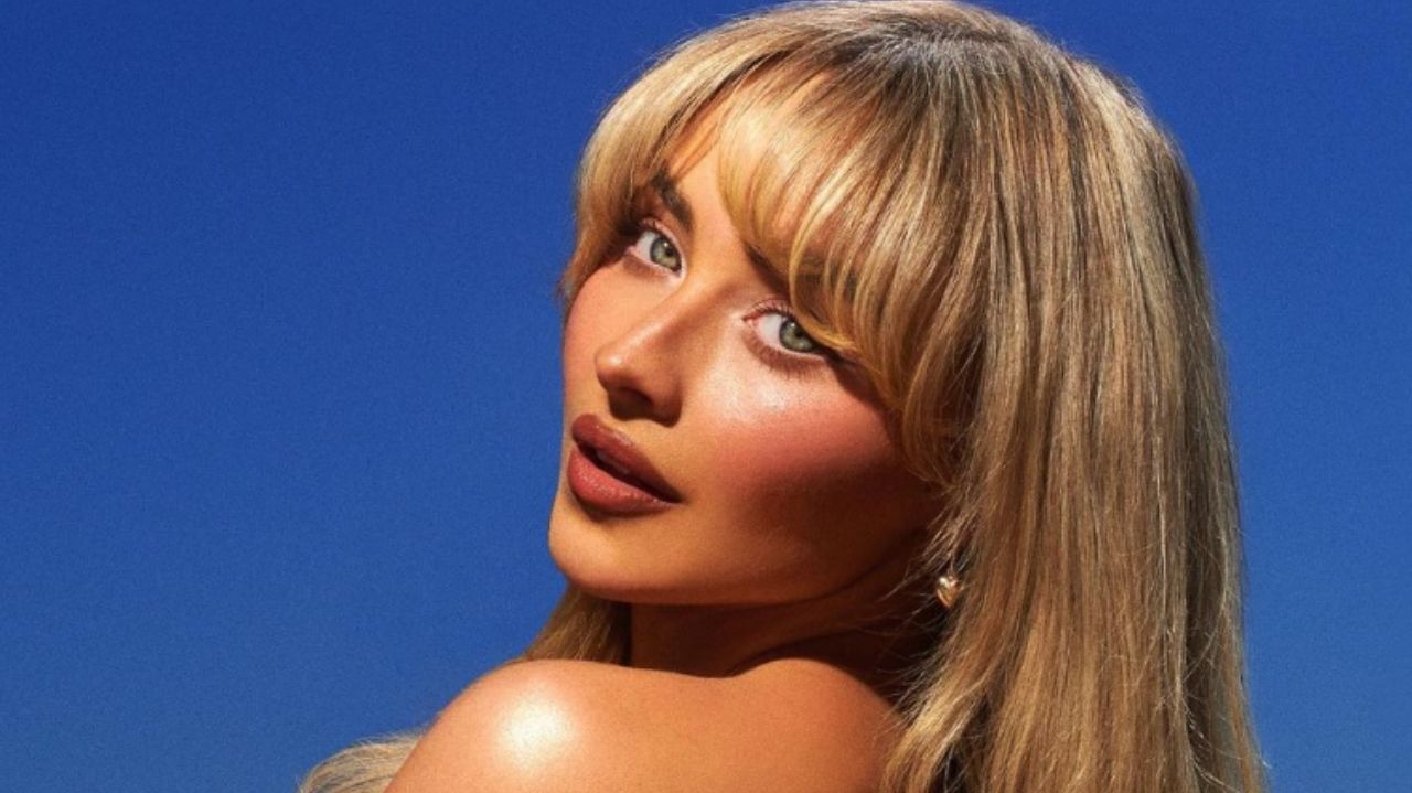 Dicas para se fantasiar de Sabrina Carpenter para o Halloween