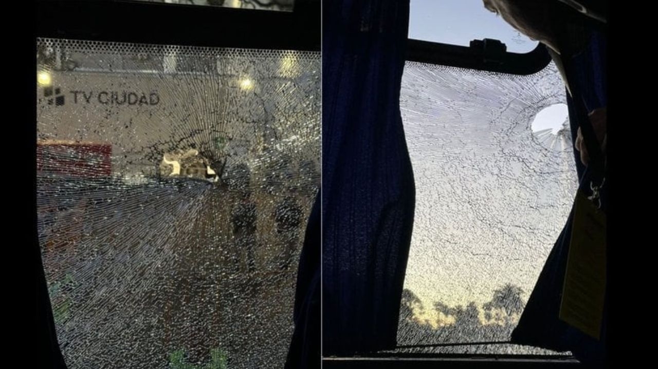 Na chegada ao estádio Centenário, ônibus do Botafogo é apedrejado por torcedores do Peñarol