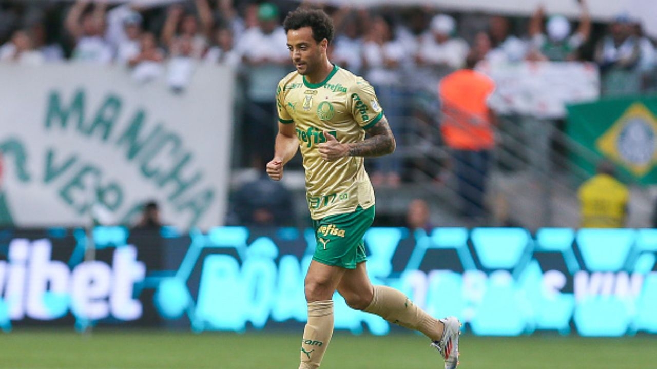 Felipe Anderson enfrenta pressão por protagonismo no início no Palmeiras