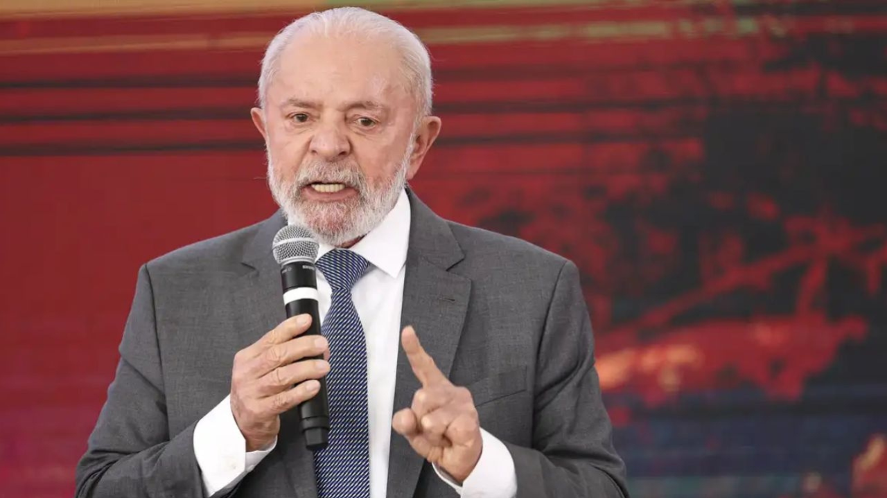 Novo boletim médico mostra que Lula está estável e assintomático