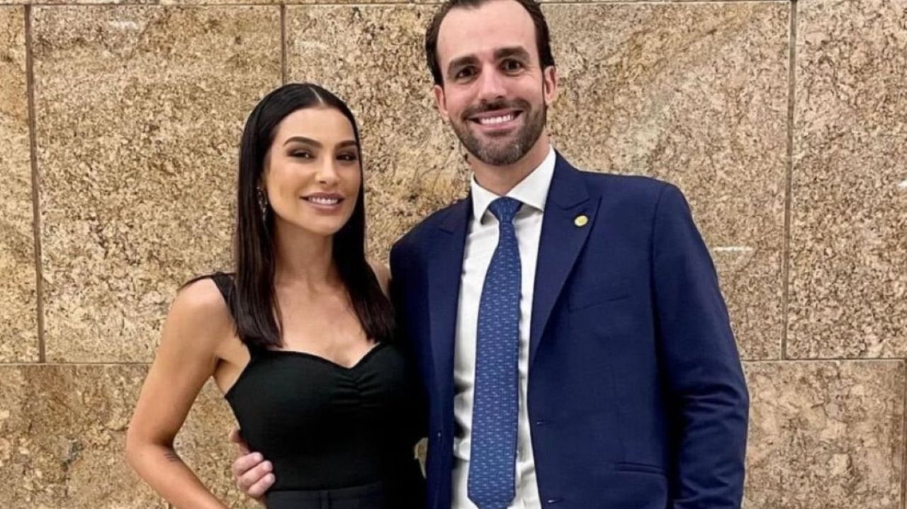 Justiça nega pedido de prisão contra Lucas Bove e aumenta medida protetiva para Cíntia Chagas