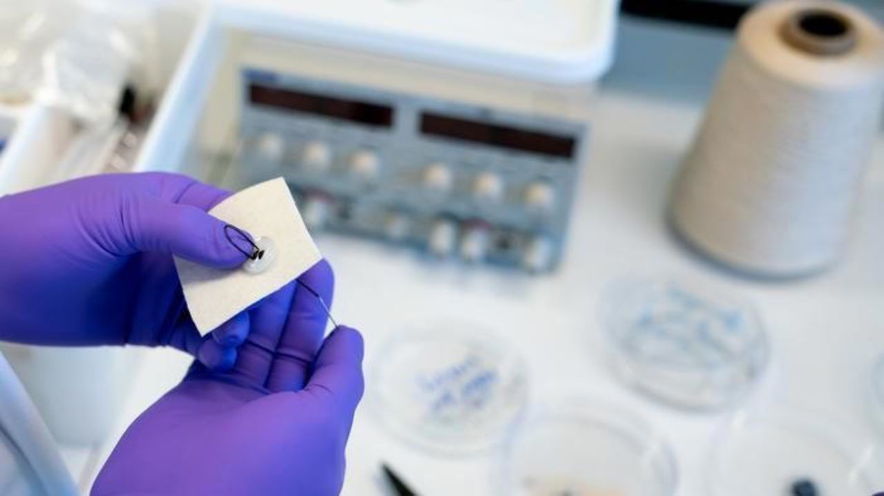 Cientistas descobrem tecido que pode servir como energia e até carregar eletrônicos