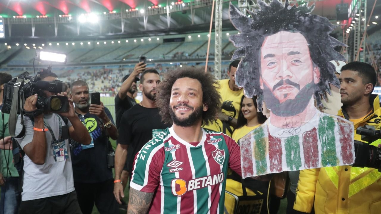 Fluminense anuncia rescisão de Marcelo após discussão com Mano Menezes