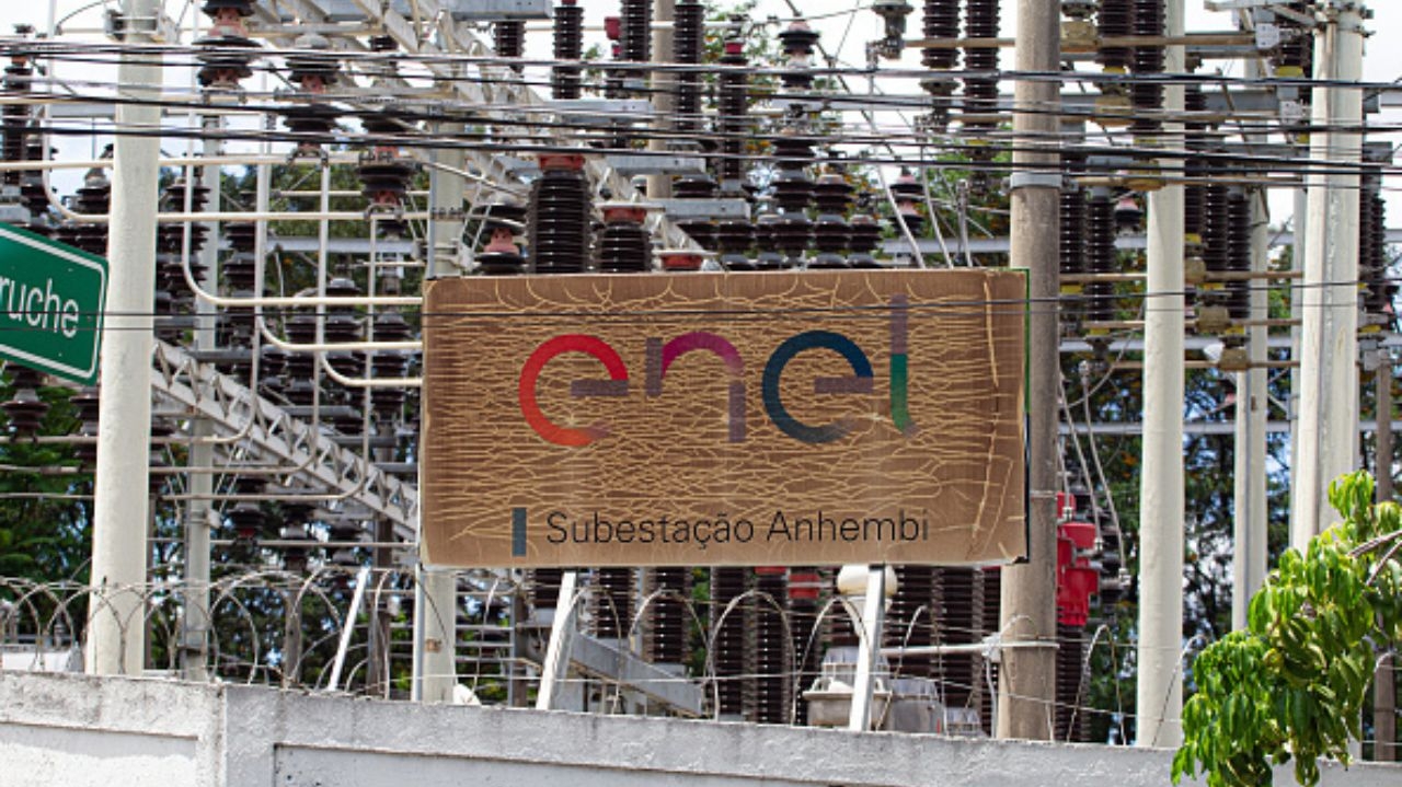 Milhares de pessoas seguem sem energia em São Paulo após fortes chuvas