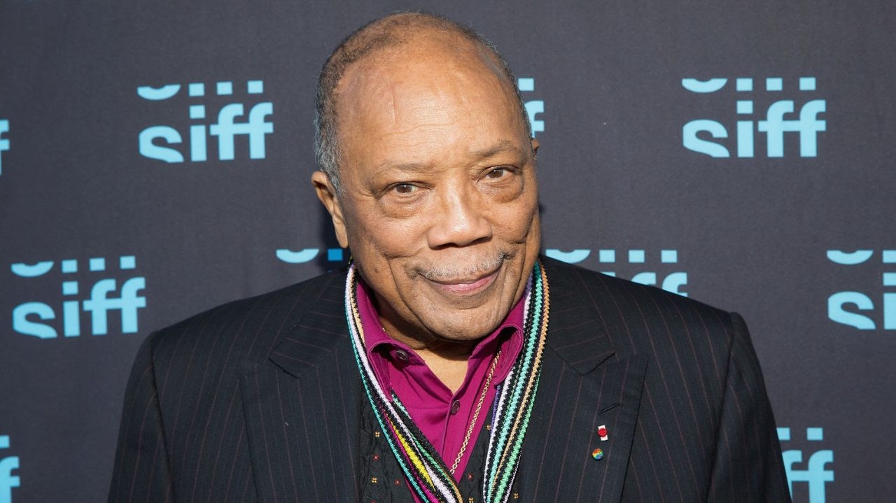 Quincy Jones, notável produtor musical, morre aos 91 anos