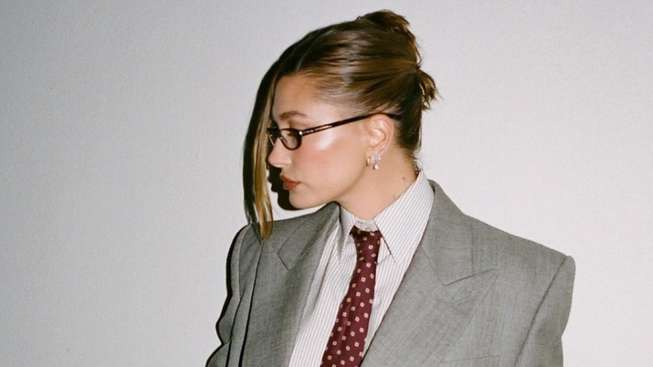 Terninho feminino está de volta, estilo atemporal e versátil