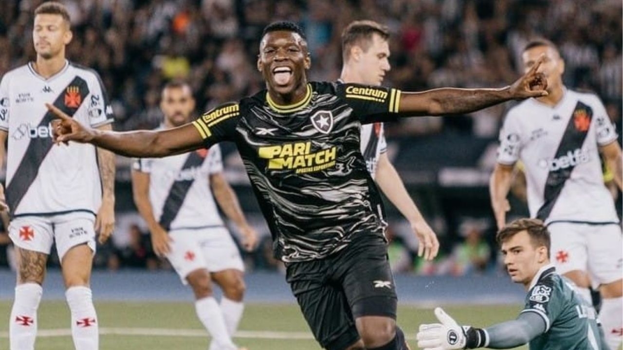 Botafogo vence o Vasco em clássico e equipe é comparada ao Flamengo