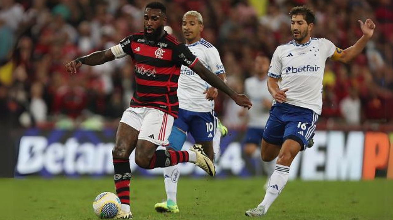 Cruzeiro e Flamengo duelam pela 32ª rodada do Campeonato Brasileiro