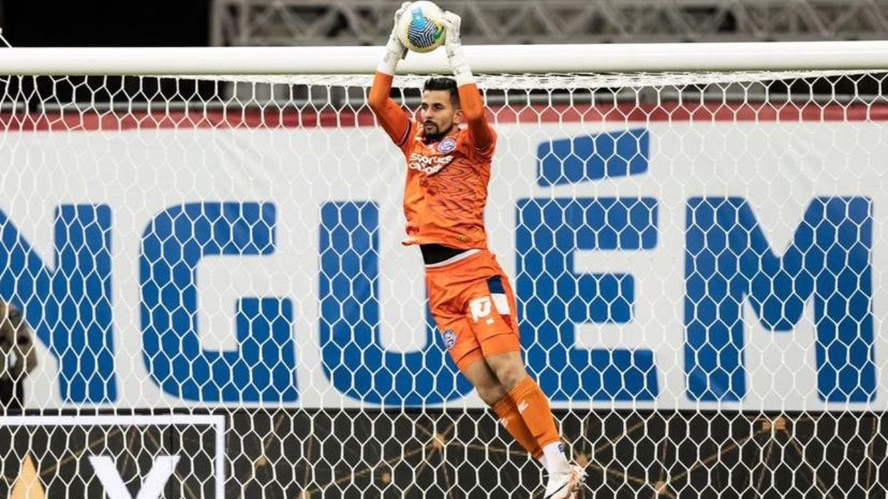 Goleiro Marcos Felipe admite fase complicada no Bahia e erros no jogo contra o São Paulo
