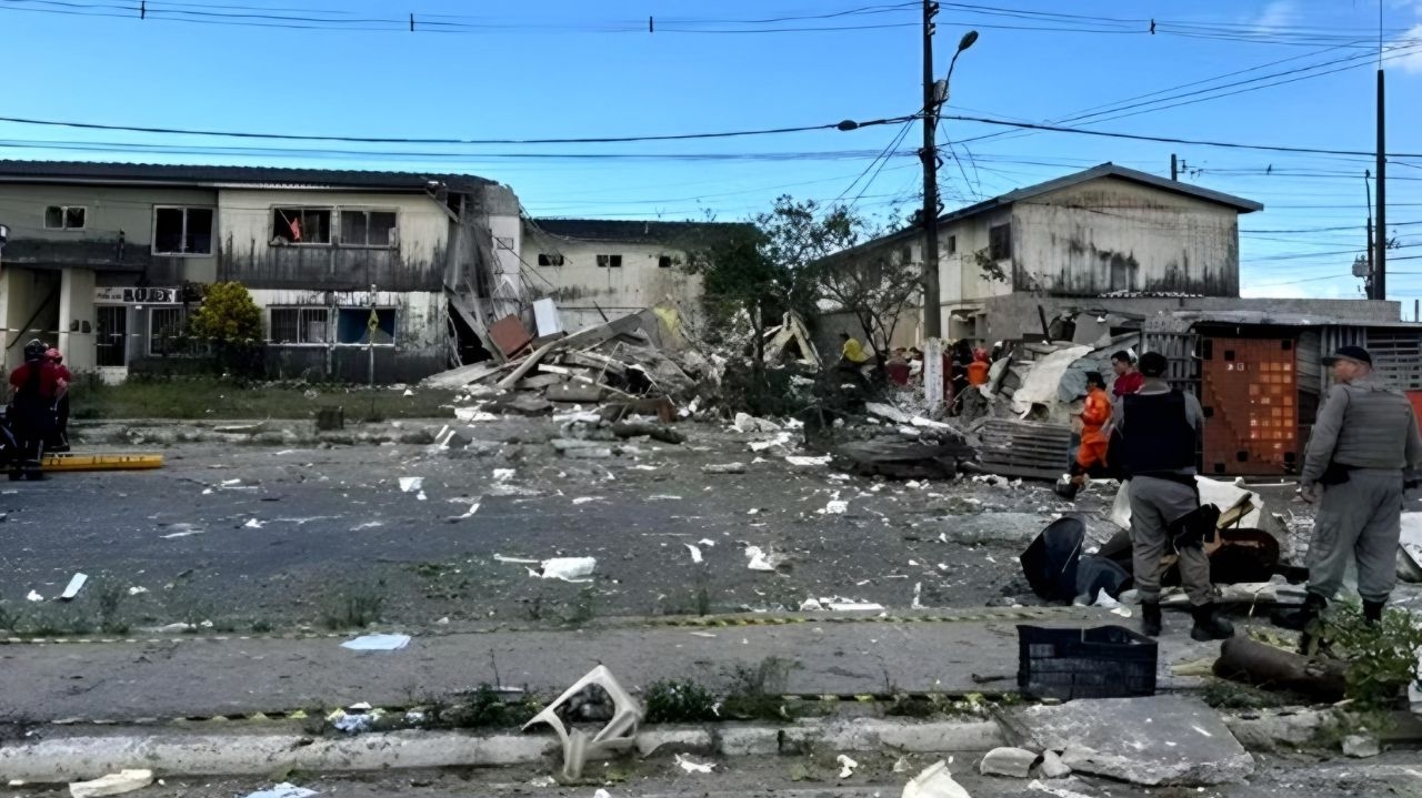 Explosão causa desabamento de prédio e deixa vítimas em Maceió