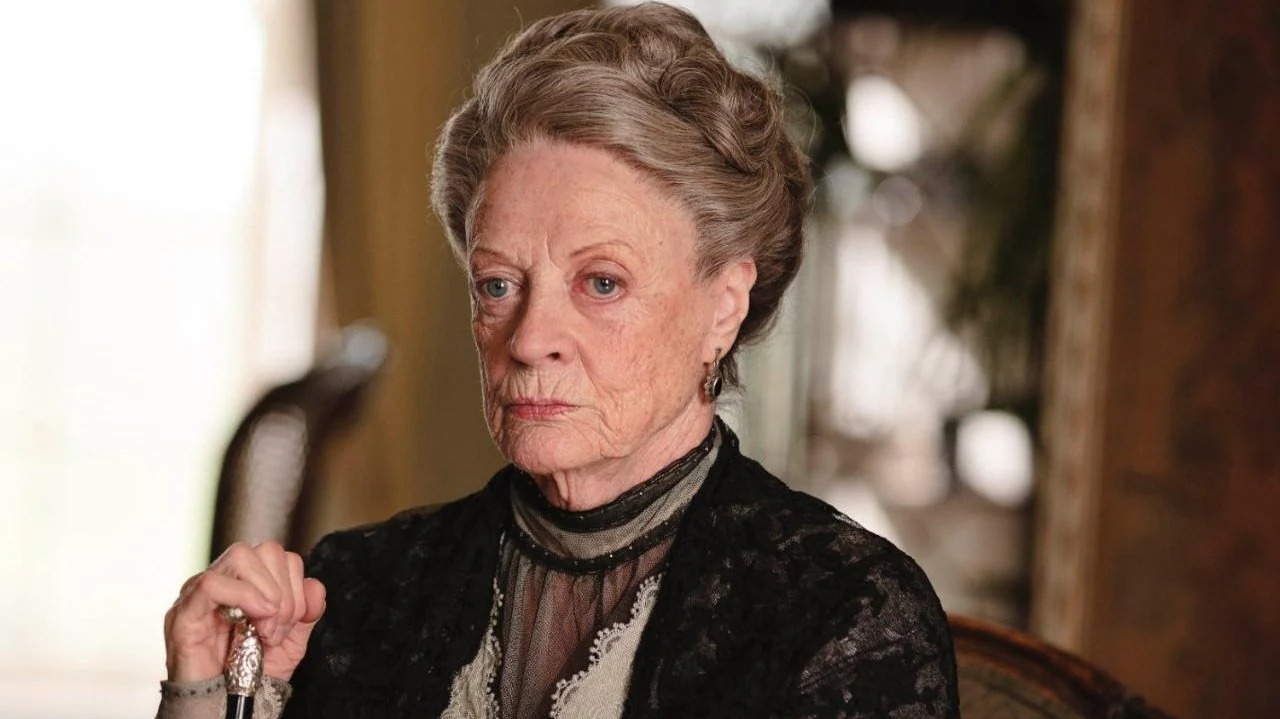Sequência de “Mudança de Hábito” muda roteiro após morte de Maggie Smith