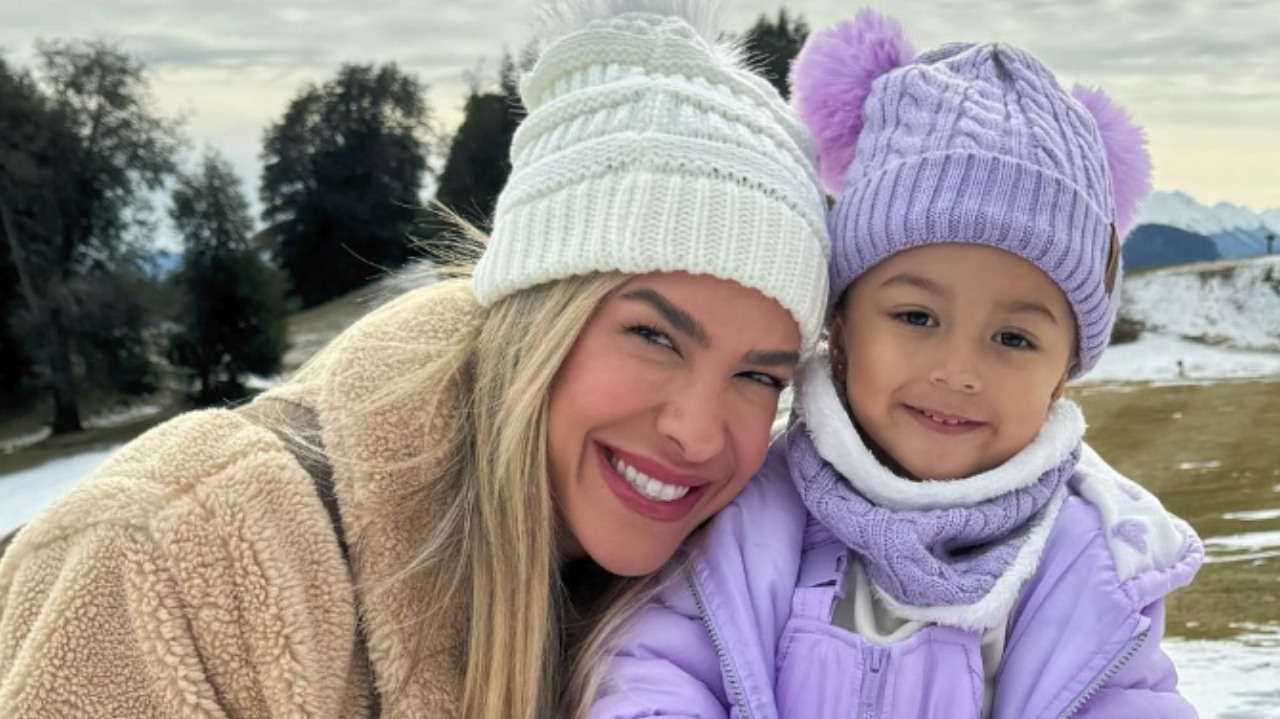 Lorena Improta ensina sua filha a ter autoestima