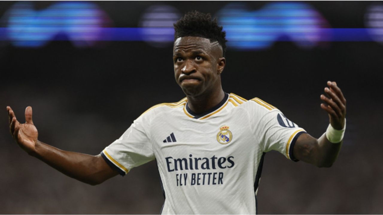 Jornalista assume erro por não colocar Vini Jr. na lista da “Bola de Ouro”