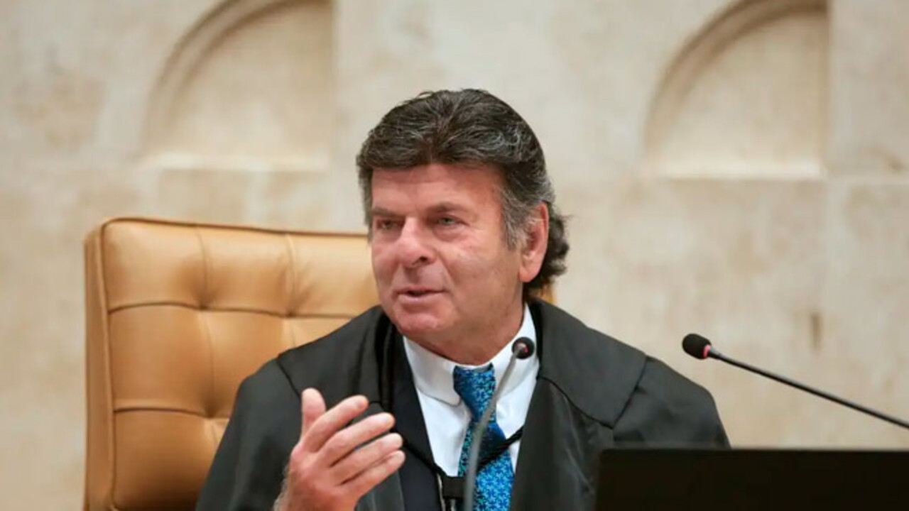 Fux determina criação de medidas que proíbem uso de benefícios sociais em bets