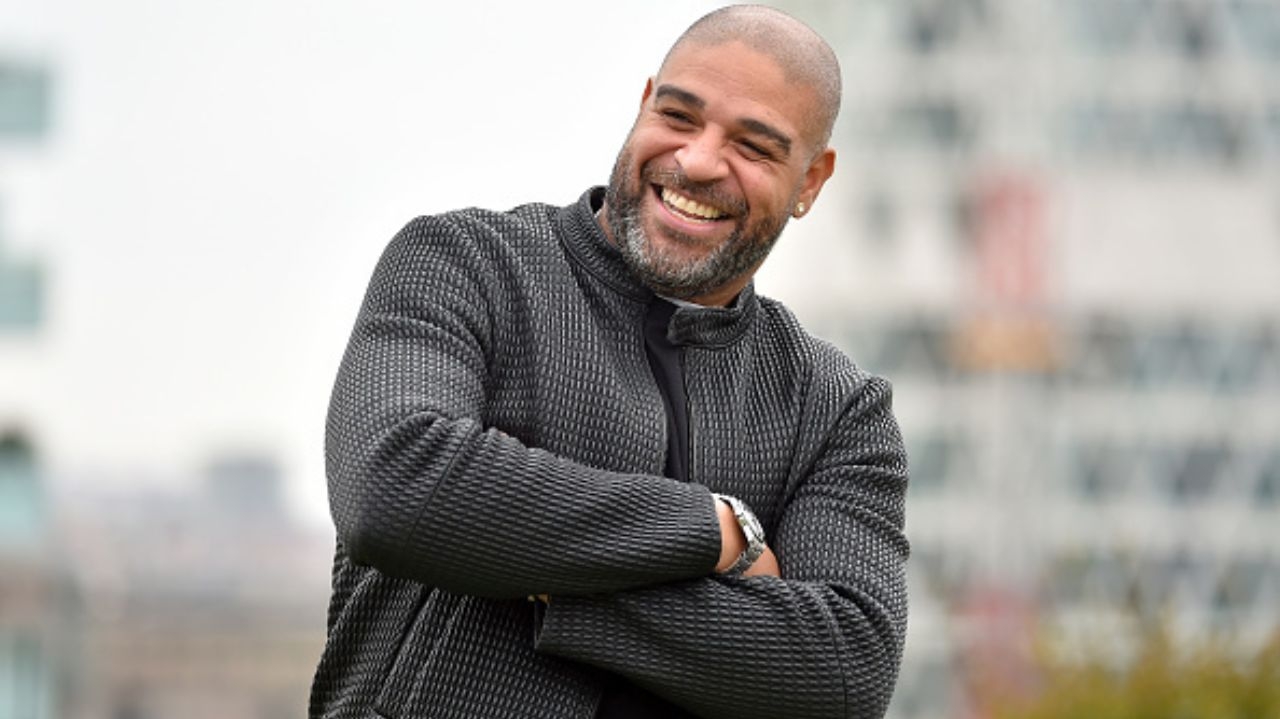 Adriano Imperador se emociona no lançamento de biografia