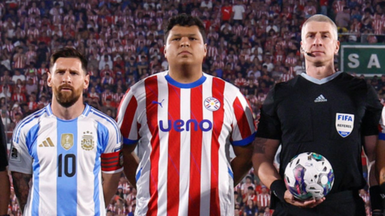 Messi tira satisfação com Daronco durante jogo entre Argentina e Paraguai