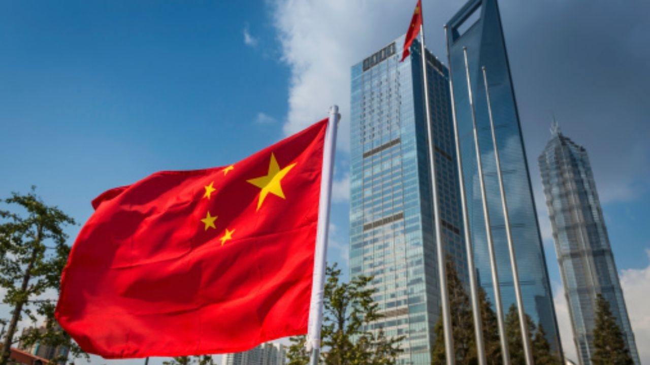 Ex-aluno causa ataque em escola na China, deixando 8 mortos e 17 feridos