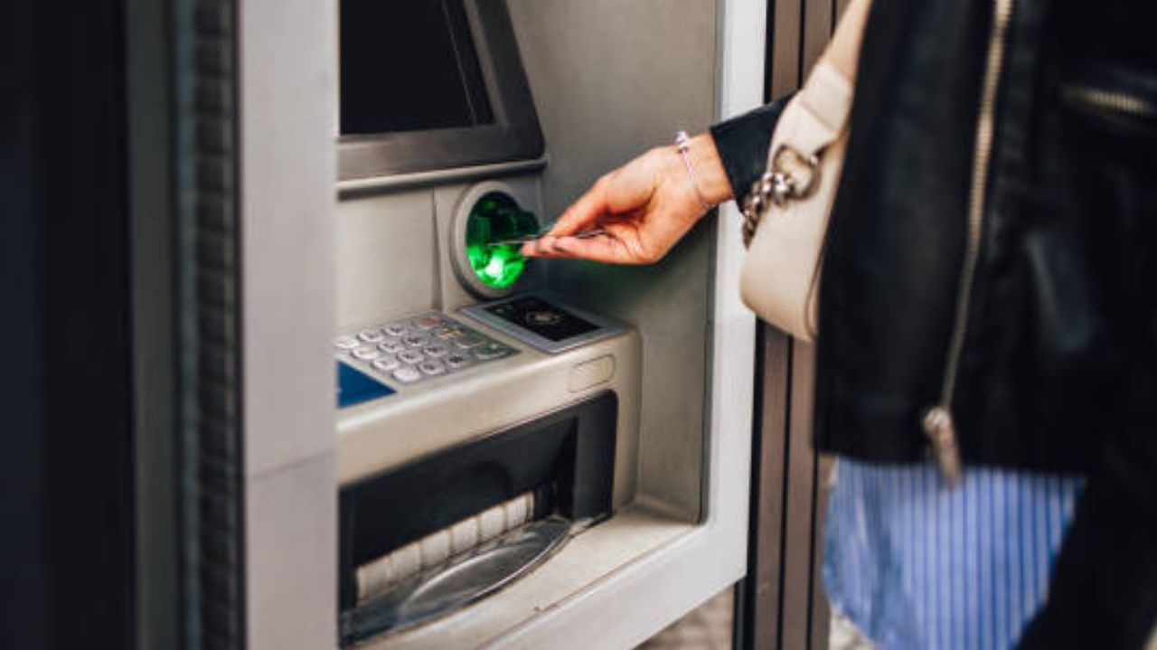 Dois bancos brasileiros pedem autorização para iniciar suas operações em Portugal