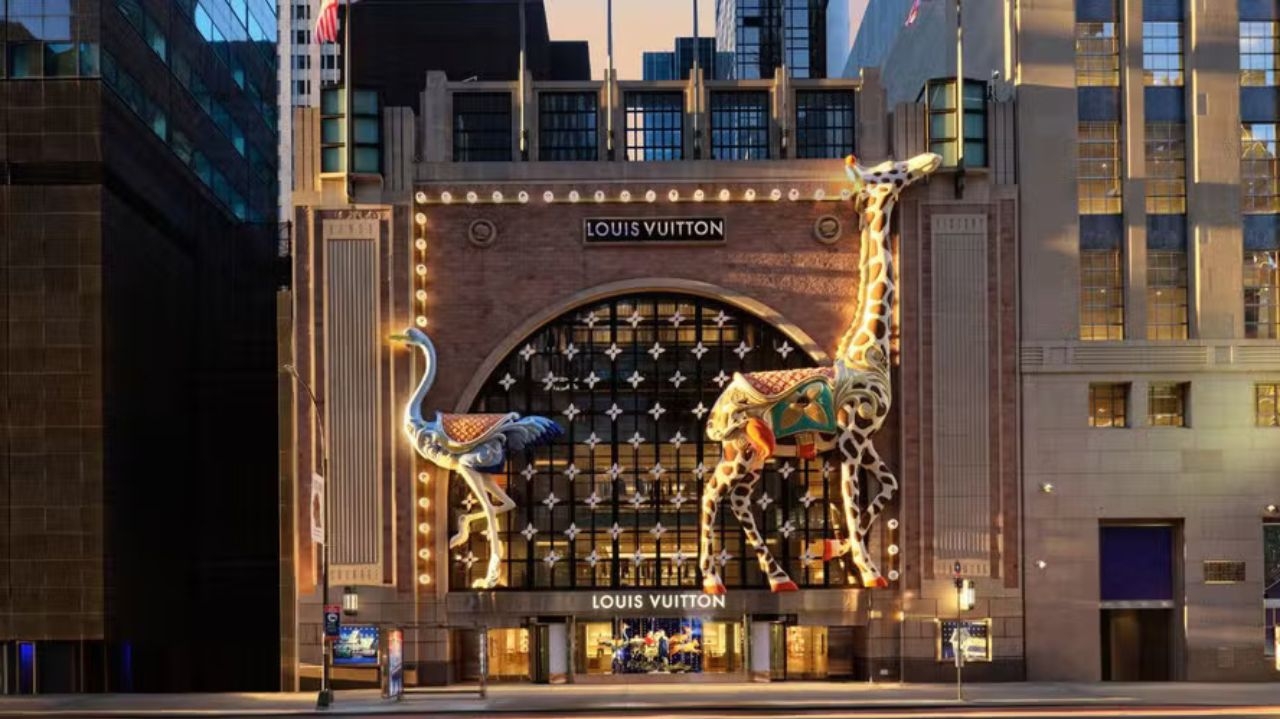 Com luzes de cinema, Louis Vuitton estreia a sua majestosa loja em Nova Iorque