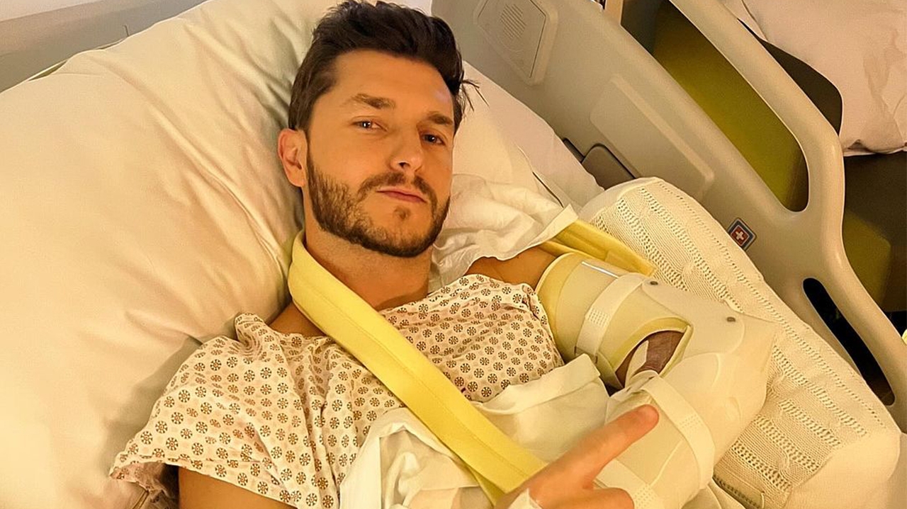 Klebber Toledo posta foto em hospital e Camila Queiroz avisa  “Já, já está zero bala”