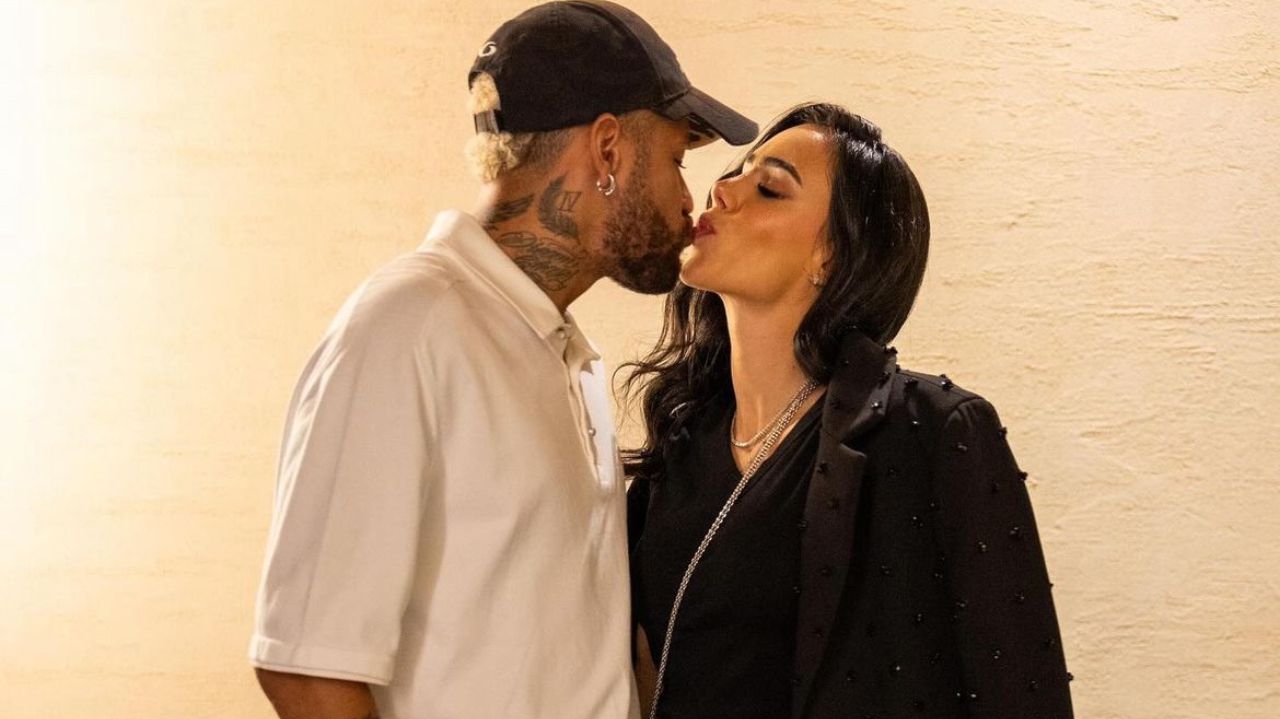Neymar compartilha foto com Bruna Biancardi em suas redes sociais