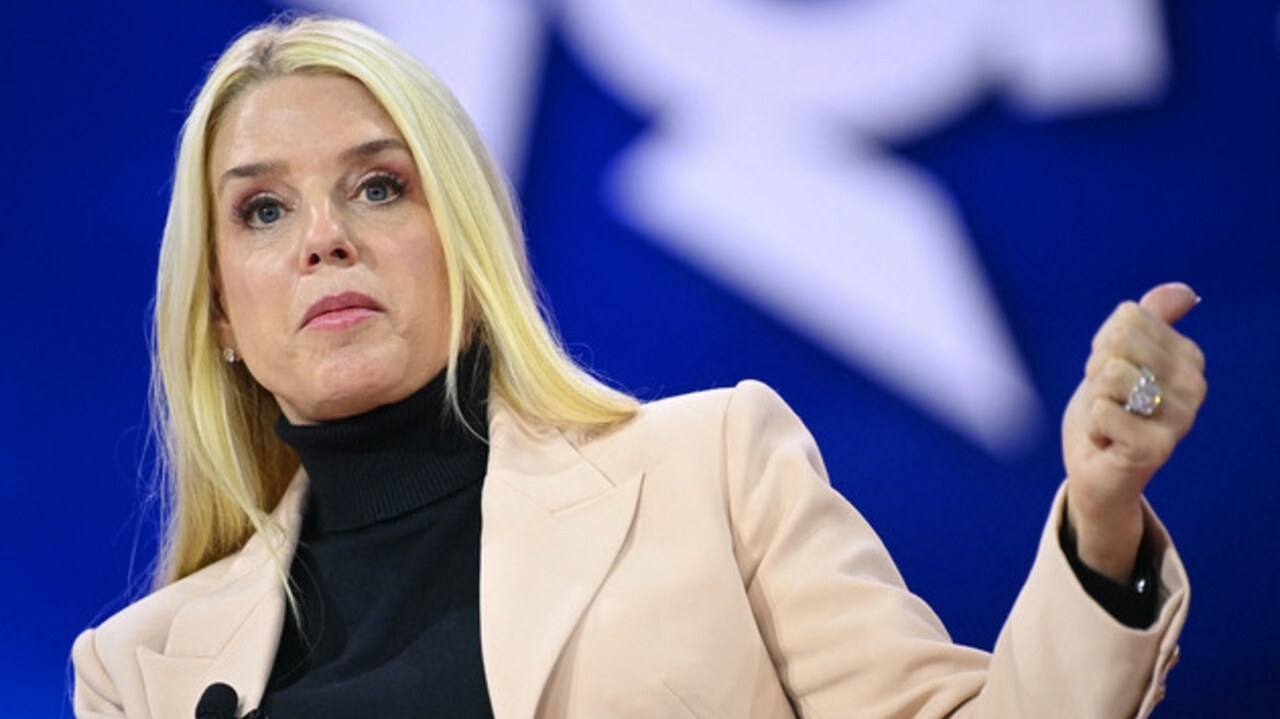 Pam Bondi é nomeada procuradora-geral dos Estados Unidos após desistência de Matt Gaetz