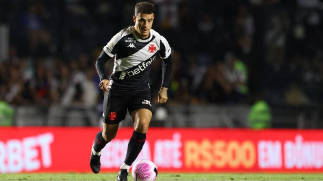 Coutinho recebe apoio dos vascaínos, mesmo com desempenho abaixo da média