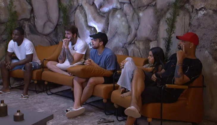 Valesca Popozuda comenta os julgamentos dos exilados no ‘Ilha Record’: ‘Passaram um pouco, ficou pesado’