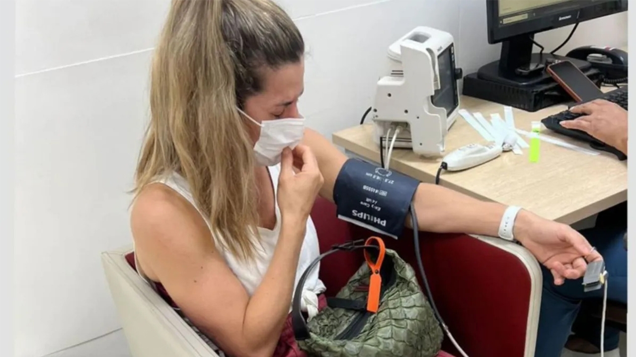 Mãe de Ana Paula Minerato se pronuncia e justifica ausência da filha após falas racistas