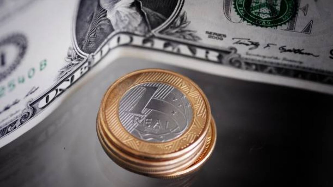 Dólar fecha em R$ 5,91 e ultrapassa valor alcançado na pandemia