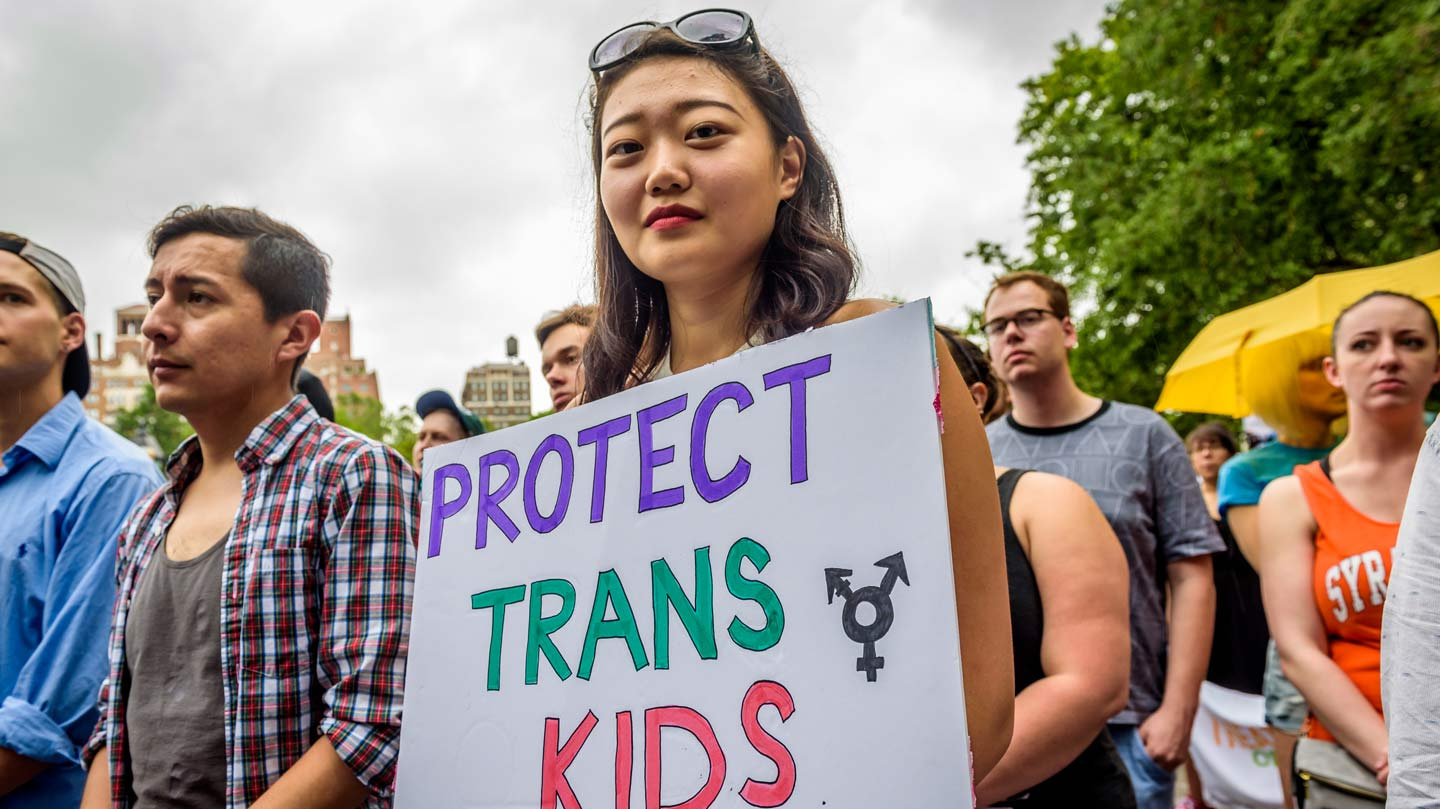 Ohio aprova lei que restringe uso de banheiros por estudantes transgêneros