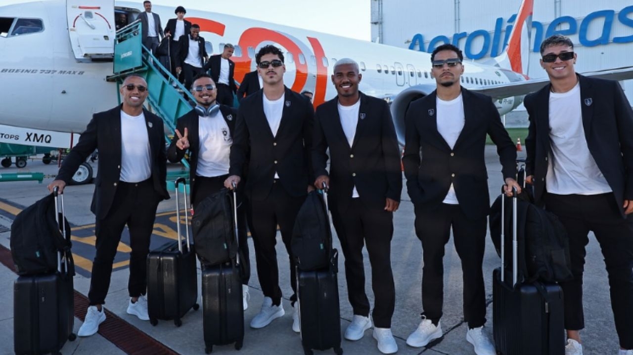 Botafogo desembarca em Buenos Aires com elenco completo