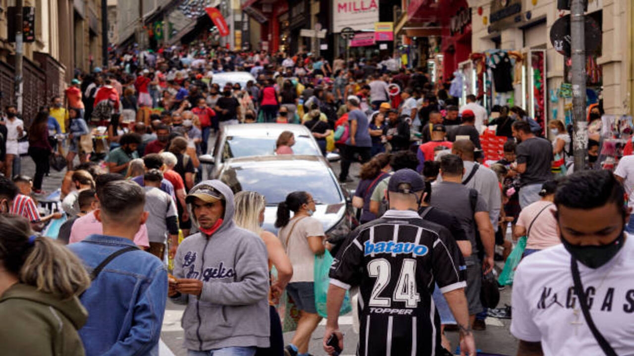 Estudo do IBGE revela que expectativa de vida no Brasil subiu para 76,4 anos