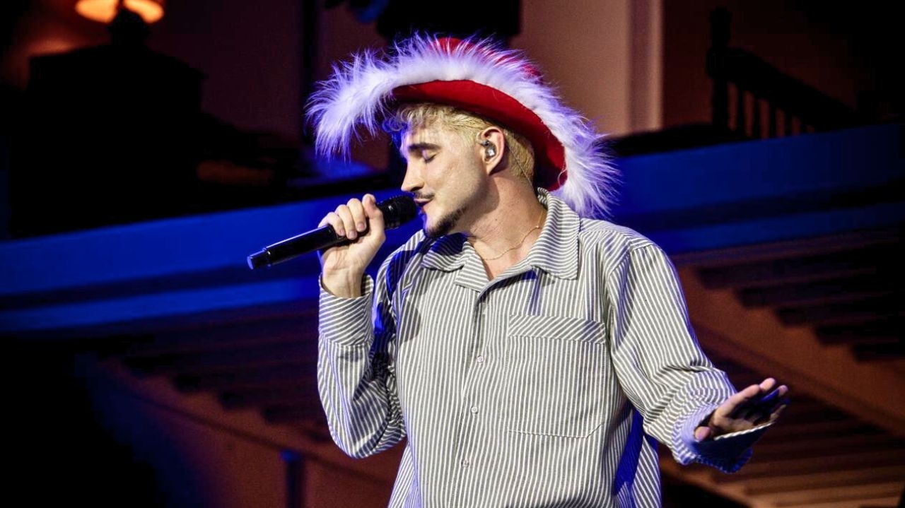 [Review] Jão faz nevar no Rio de Janeiro na inauguração da turnê Especial de Natal