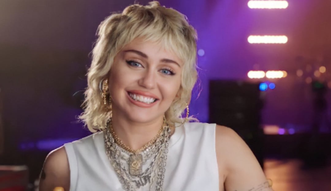 De acordo com a Forbes, Miley Cyrus é “/estrela do rock de alto nível”/