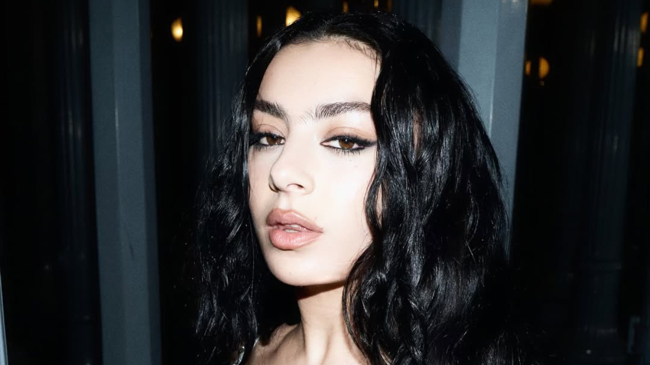 Variety declara Charli XCX como a grande “Hitmaker do Ano”