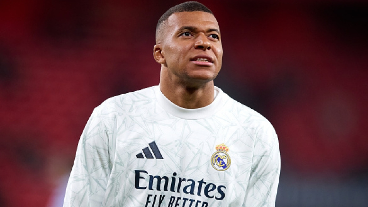 Mbappé pede perdão por mais um pênalti perdido com a camisa do Real Madrid