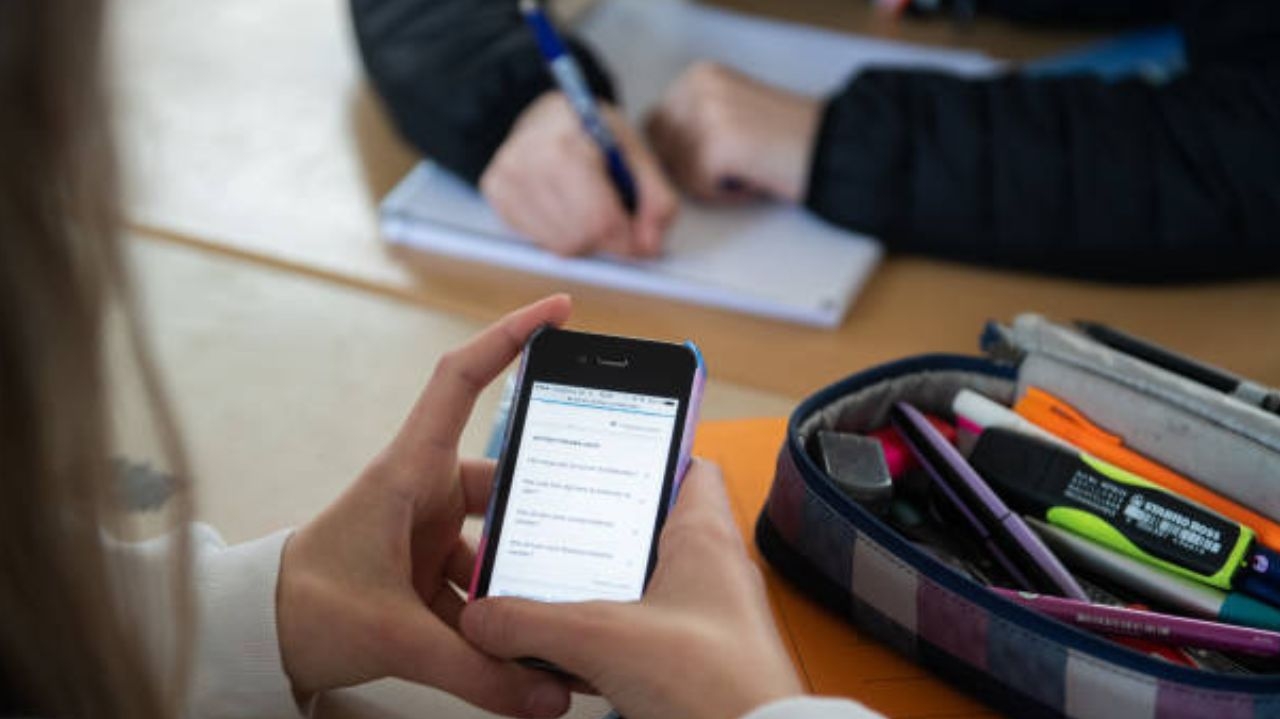 Governo de São Paulo aprova lei que proíbe dispositivos eletrônicos nas escolas