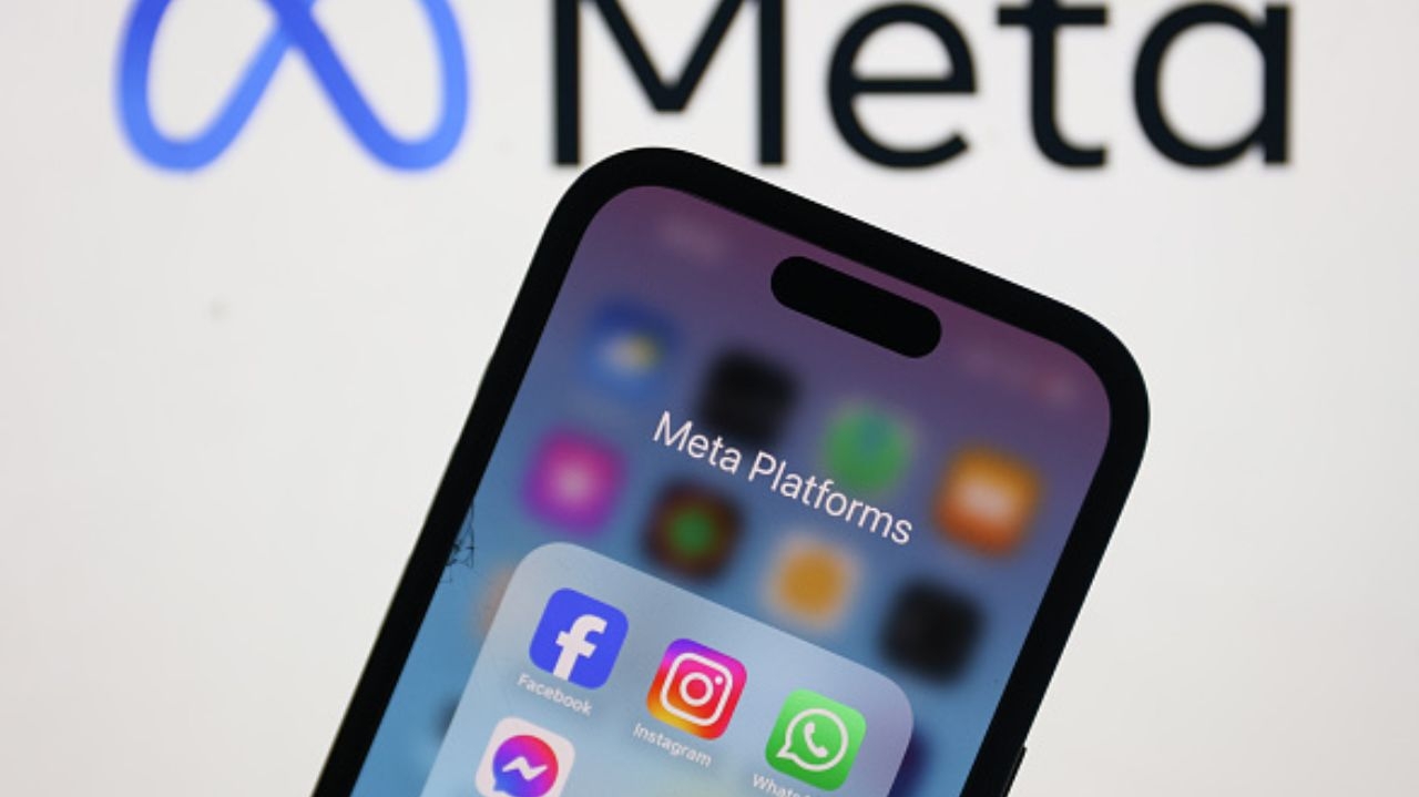 Redes sociais da Meta sofrem pane mundial e deixam milhões de usuários offline