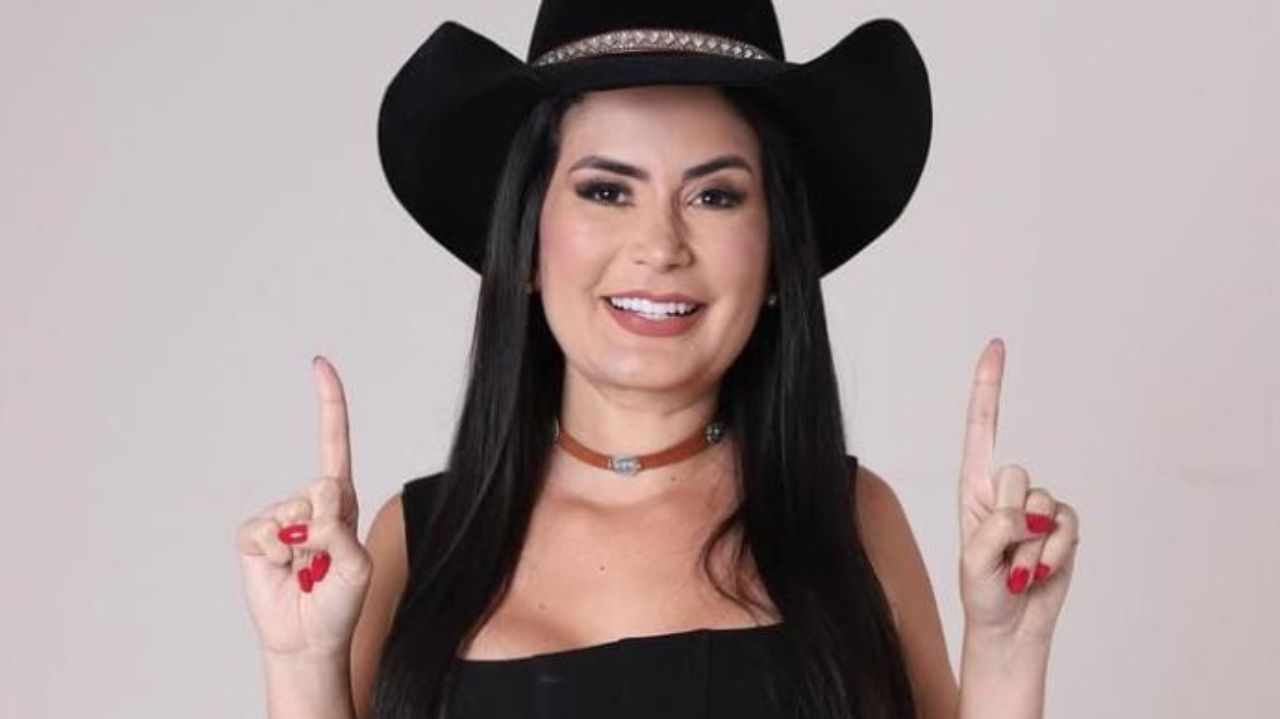 A Fazenda 16: Vanessa confessa paixão por Sidney, é rejeitada e chora