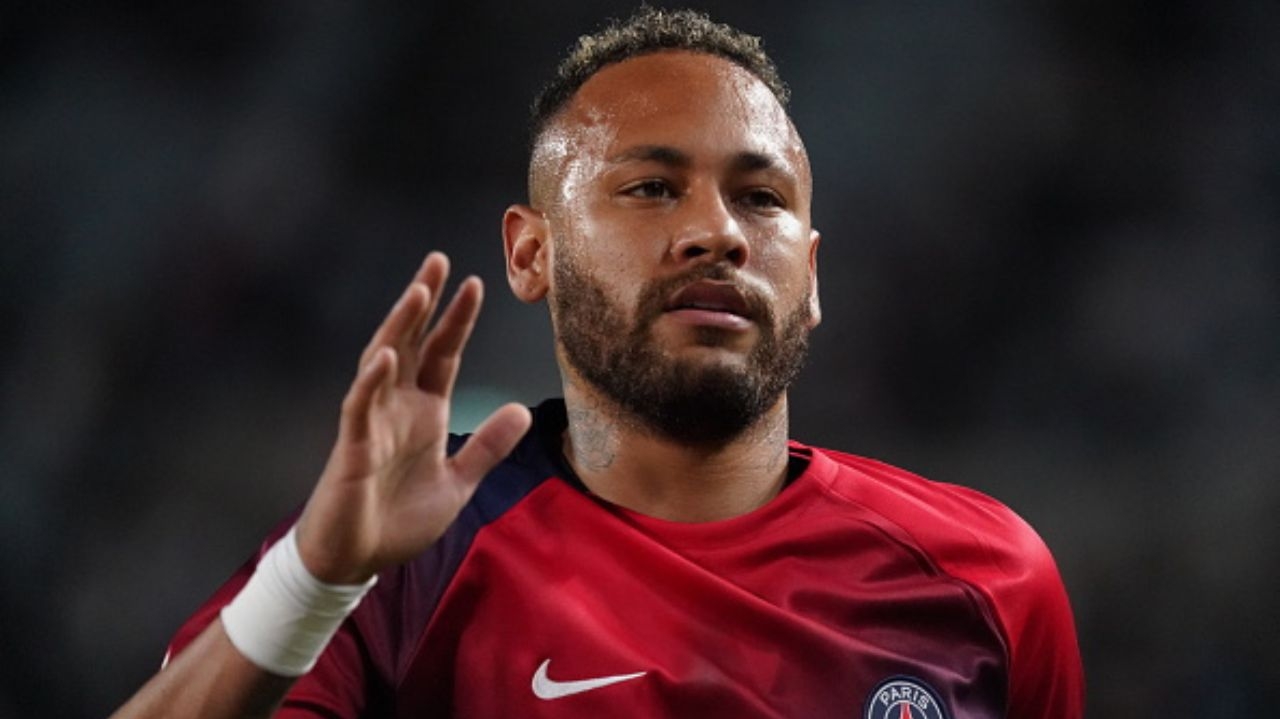 Neymar lamenta “injustiça” em saída do PSG