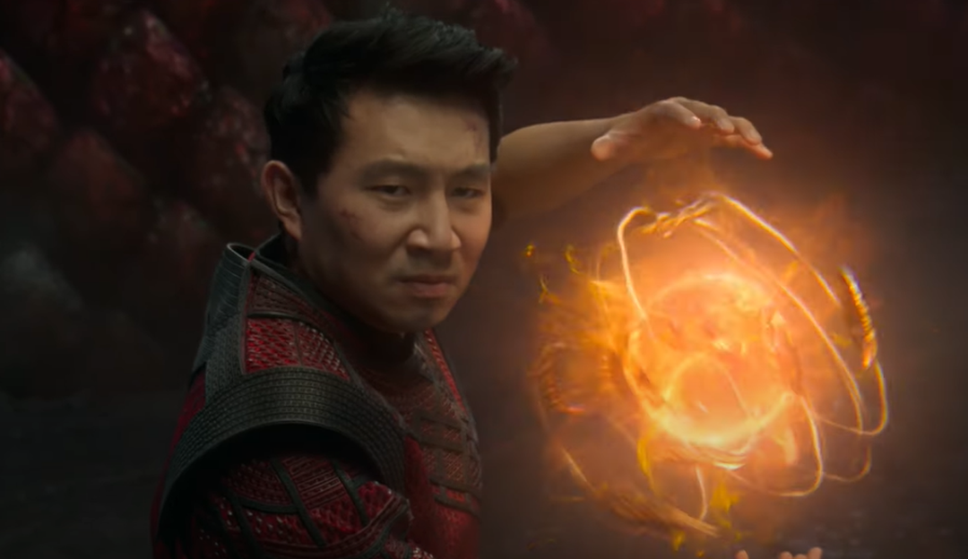 Simu Liu de “/Shang-Chi”/ faz piada com haters que desejaram o “/fracasso”/ do filme nas bilheterias
