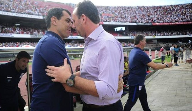 Na busca por um treinador, Santos agenda reuniões com Carille e Rogério Ceni