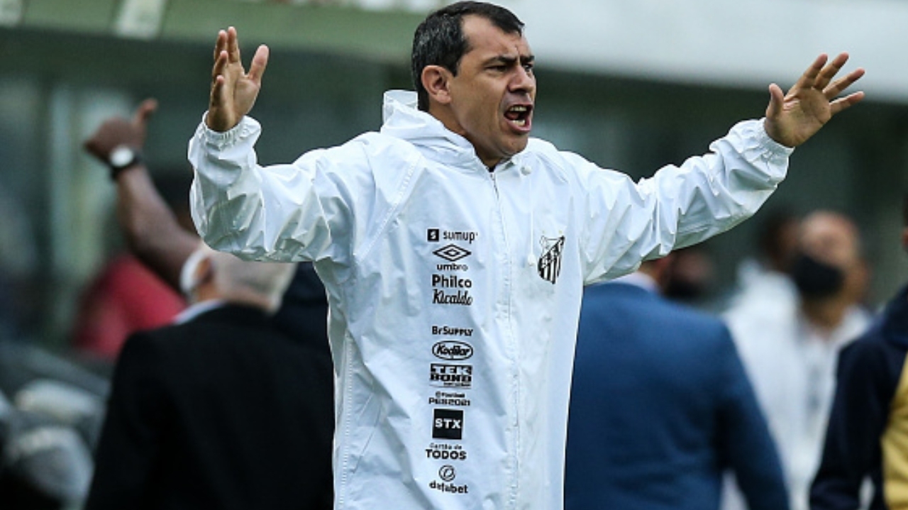 Vasco anuncia novo treinador para a temporada de 2025