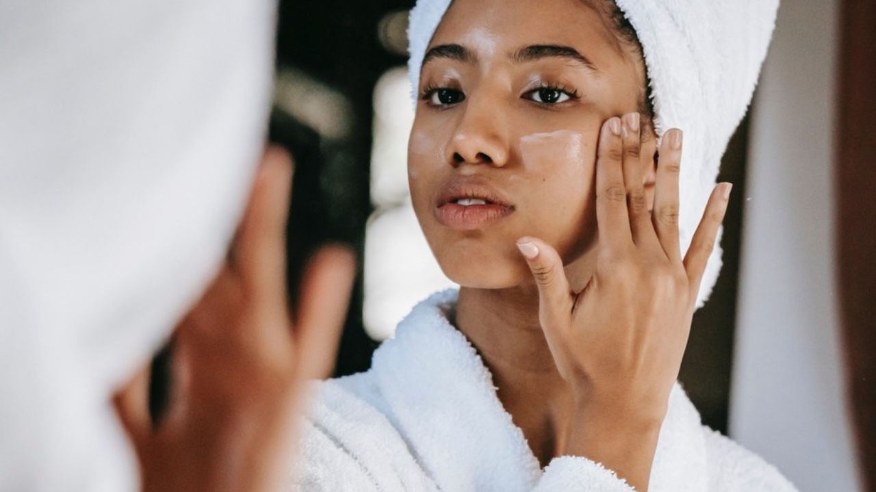 Descubra como o ácido glicólico transforma sua pele