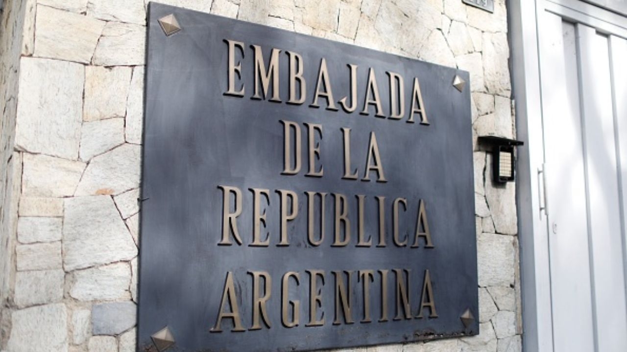 Líderes de estado e governo fazem denúncia sobre invasão à embaixada da Argentina