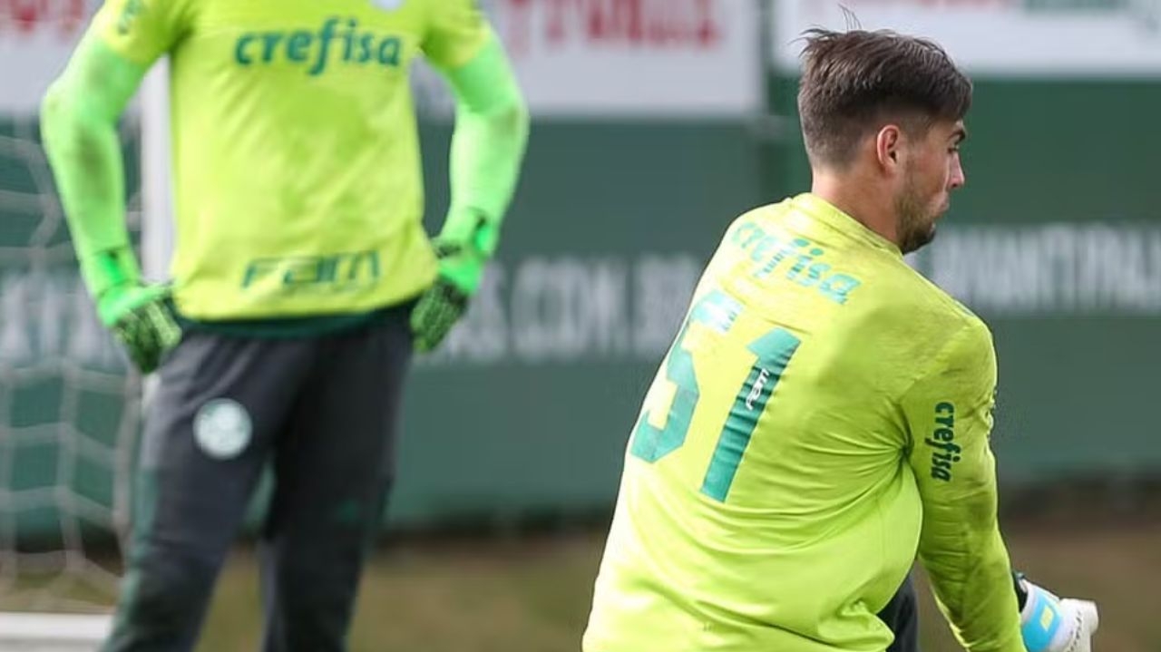 Conheça Daniel Fuzato, goleiro que deve jogar pelo Vasco em 2025