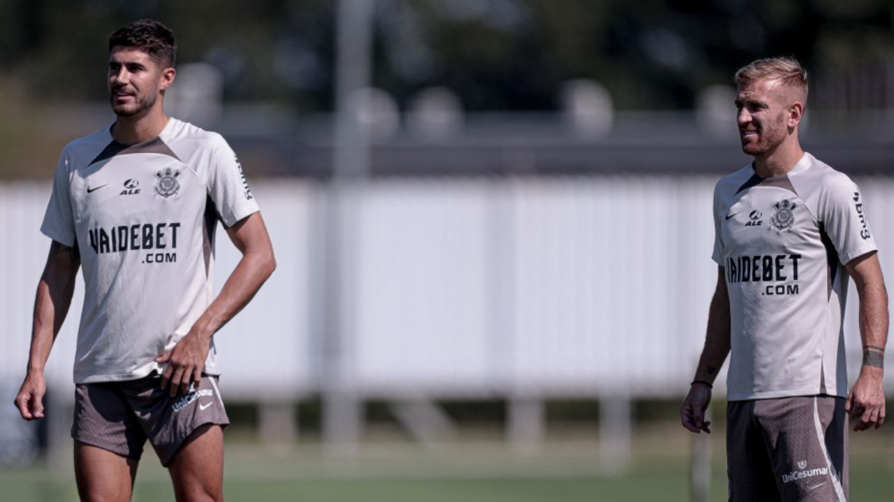 Corinthians considera saídas de atacantes para reforçar o time em 2025