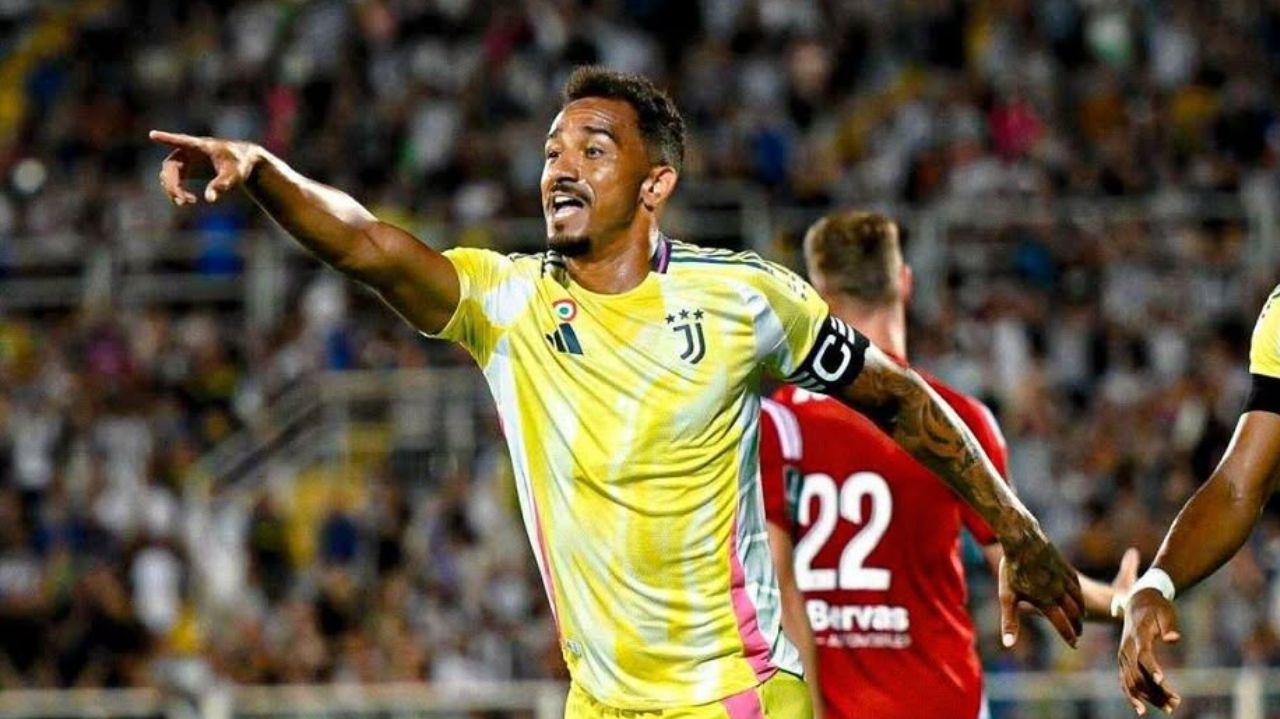 Treinador da Juventus explica saída de Danilo do clube